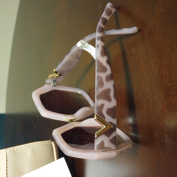 Trina Turk Satchel Bag - Picture 14 of 17